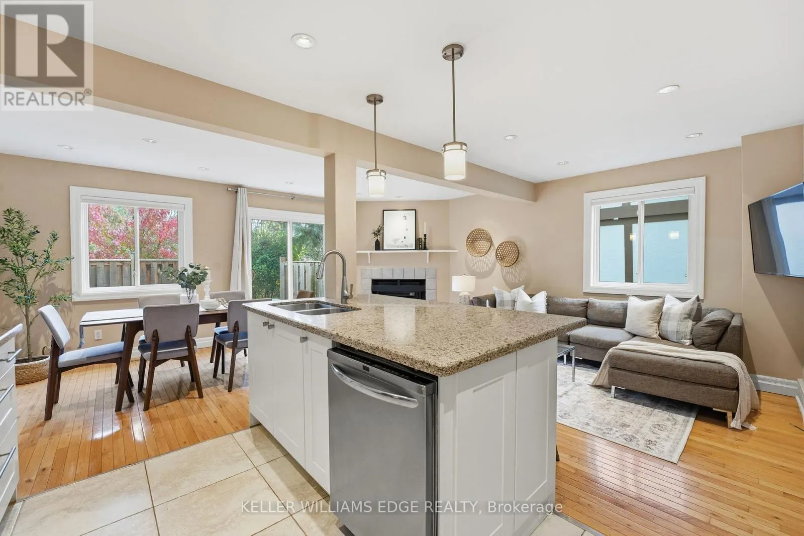 16 - 2200 GLENWOOD SCHOOL DRIVE