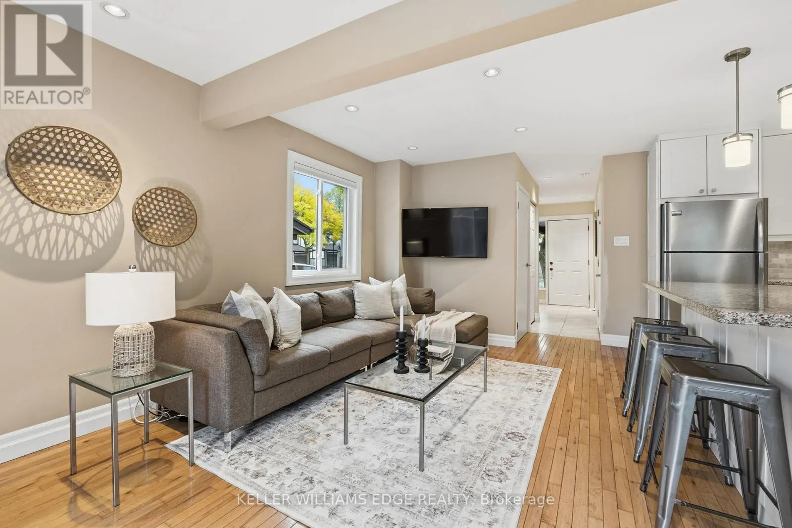 16 - 2200 GLENWOOD SCHOOL DRIVE