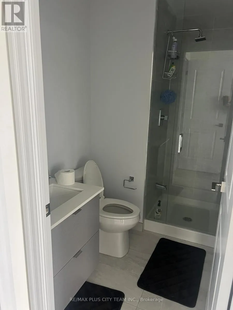 2709 - 36 ELM DRIVE W