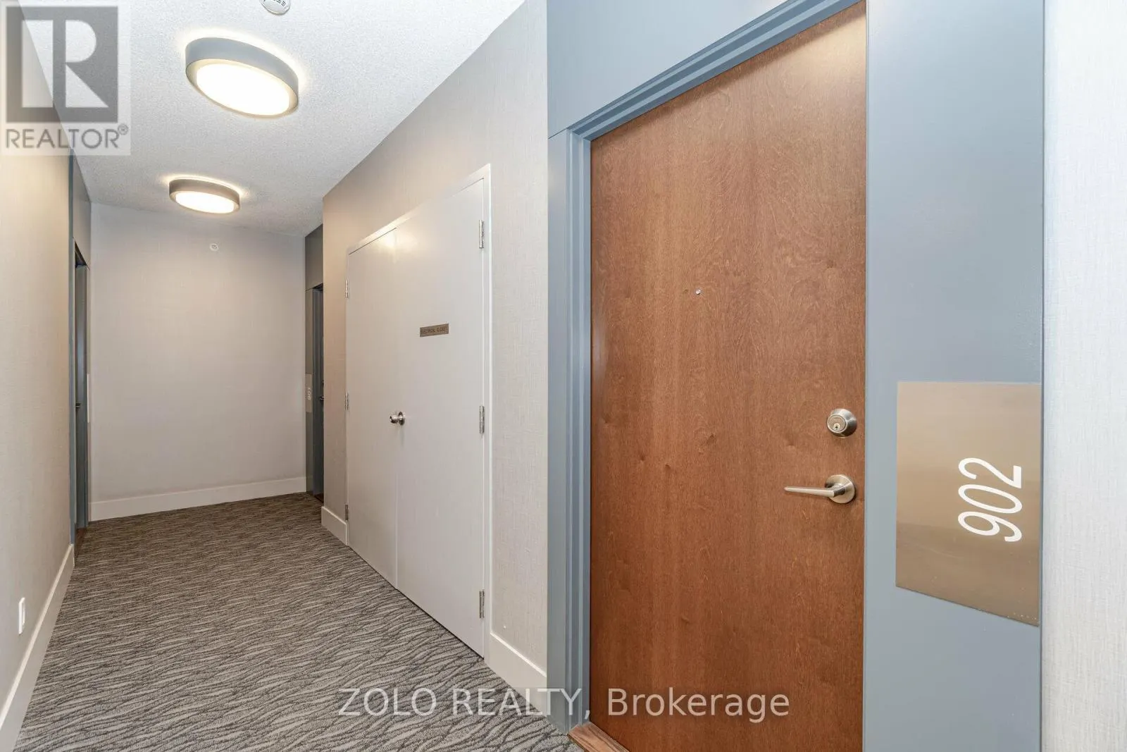 902 - 2212 LAKESHORE BOULEVARD W