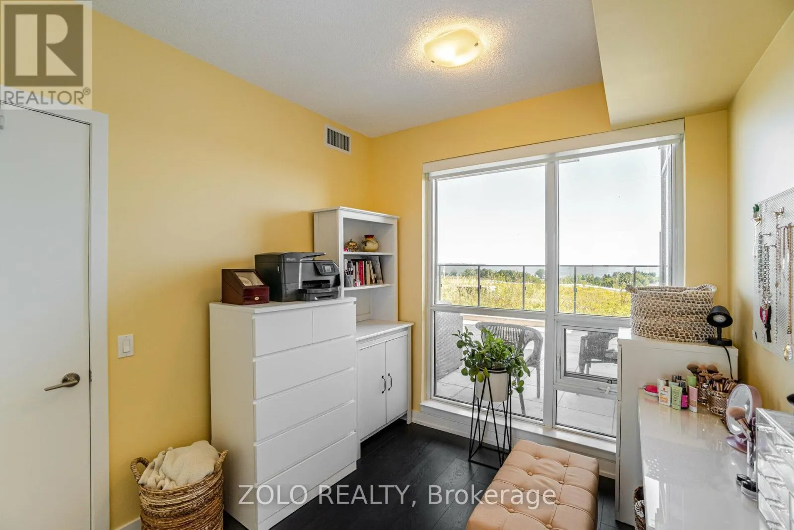 902 - 2212 LAKESHORE BOULEVARD W