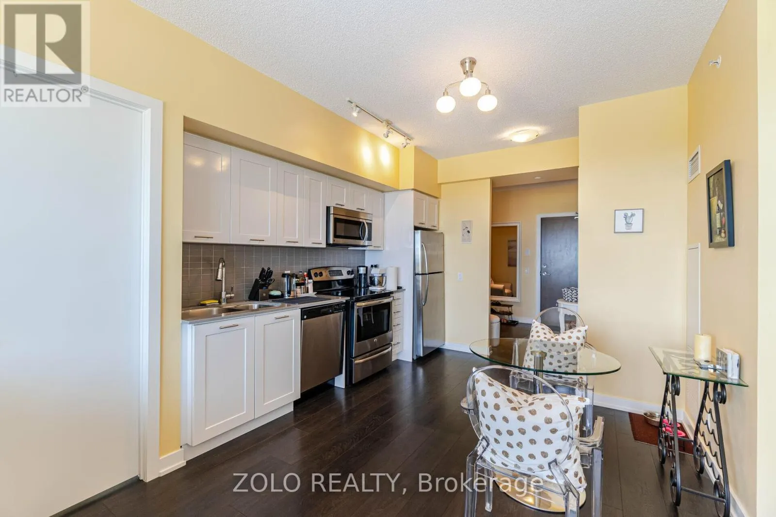 902 - 2212 LAKESHORE BOULEVARD W