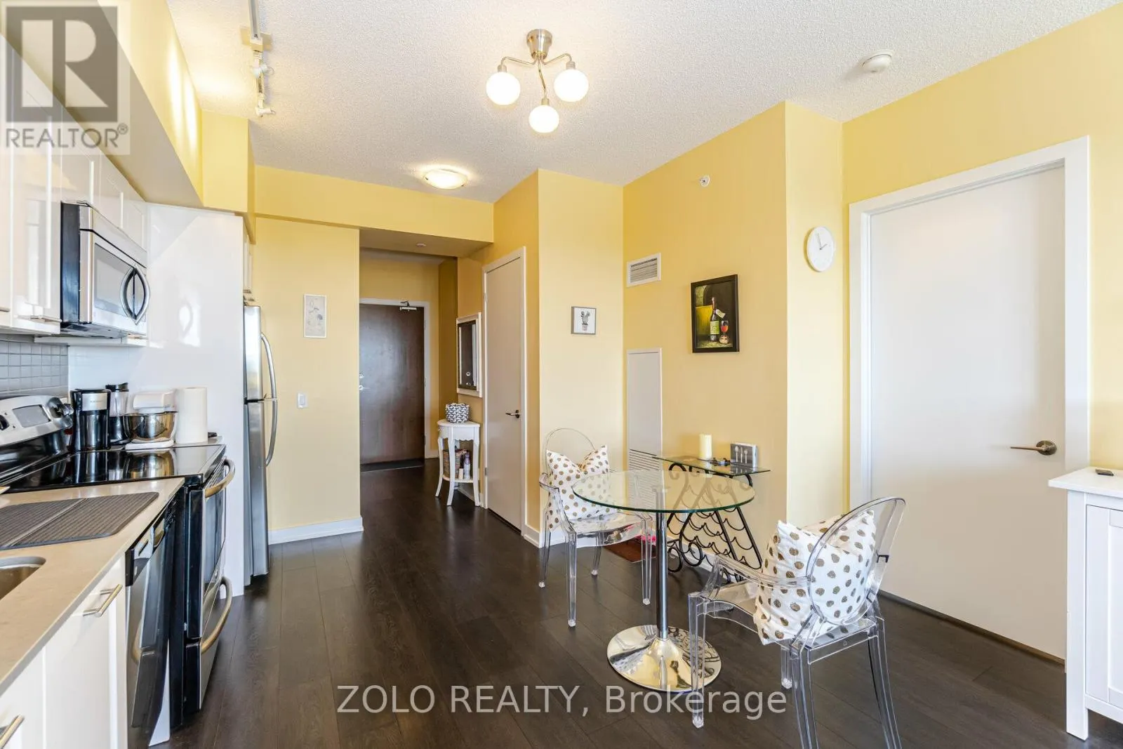 902 - 2212 LAKESHORE BOULEVARD W