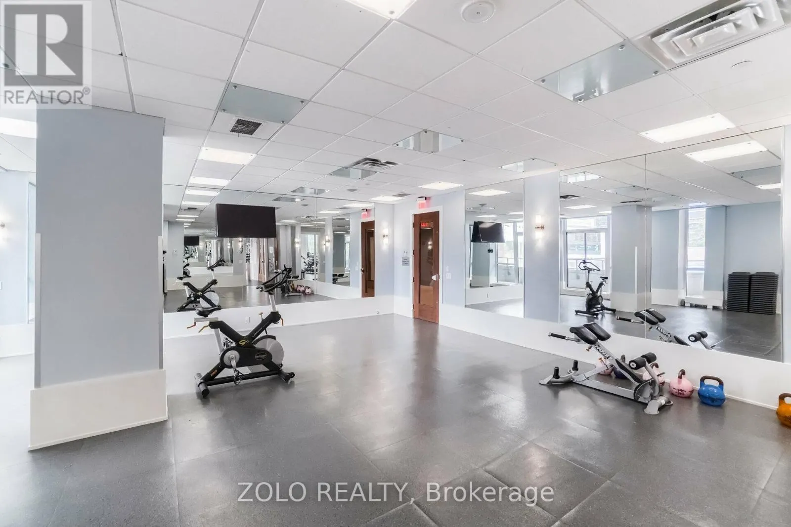 902 - 2212 LAKESHORE BOULEVARD W