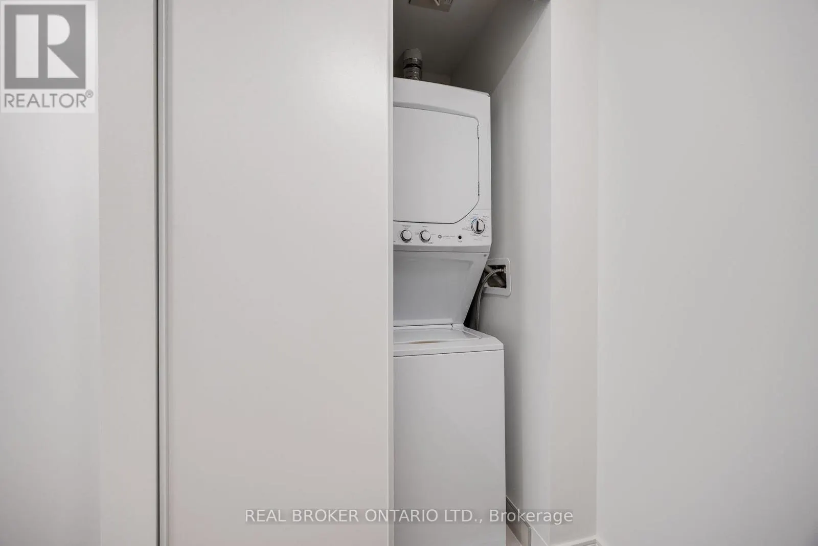 1602 - 86 DUNDAS STREET E