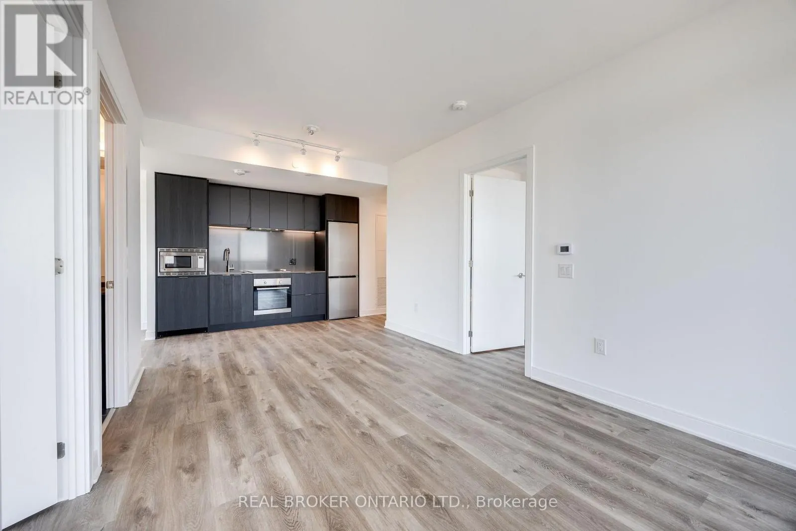 1602 - 86 DUNDAS STREET E