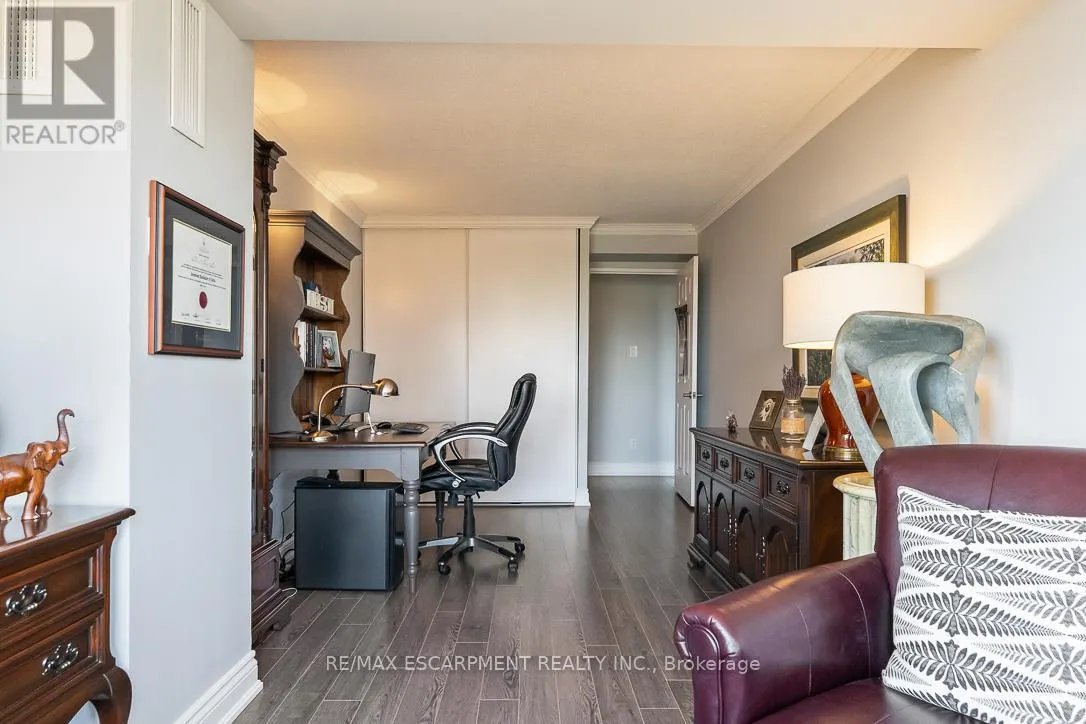 1015 - 1485 LAKESHORE ROAD