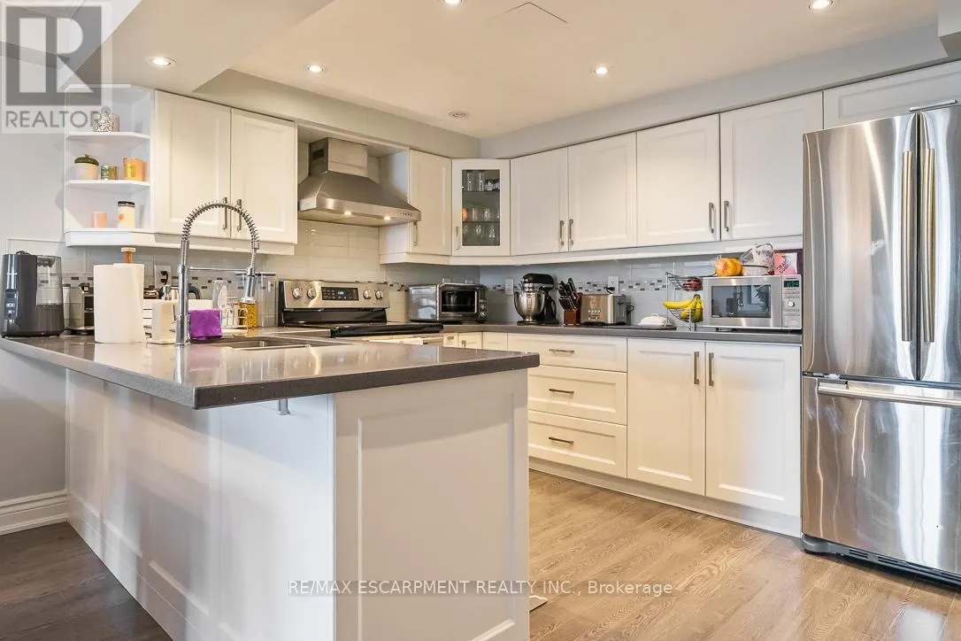 1015 - 1485 LAKESHORE ROAD