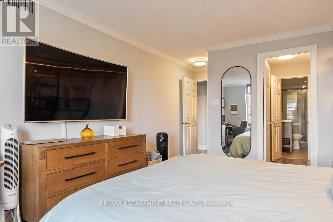 1015 - 1485 LAKESHORE ROAD