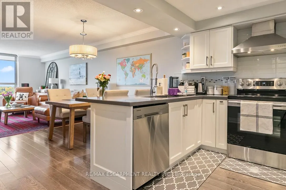 1015 - 1485 LAKESHORE ROAD