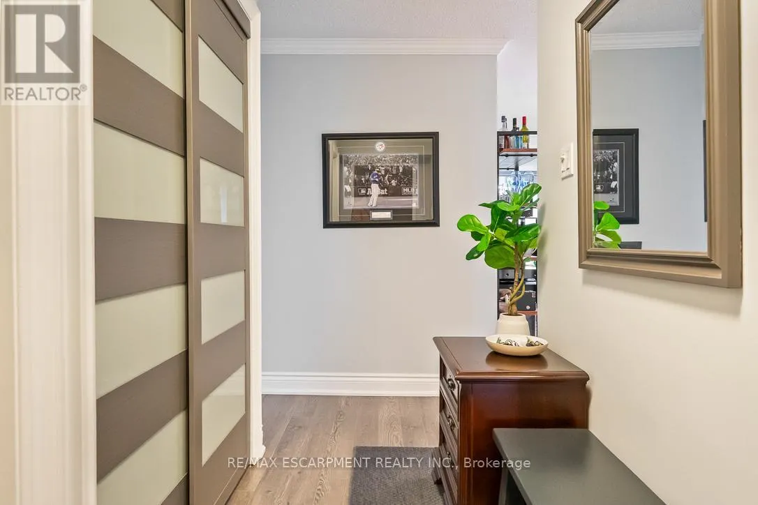 1015 - 1485 LAKESHORE ROAD