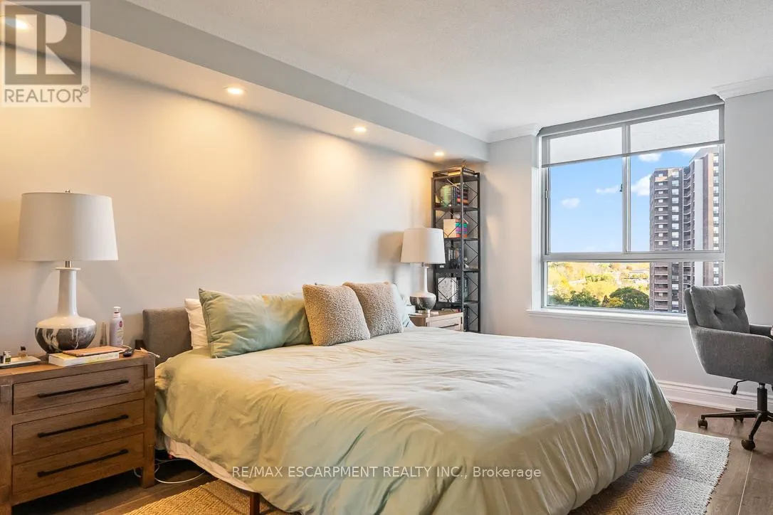 1015 - 1485 LAKESHORE ROAD