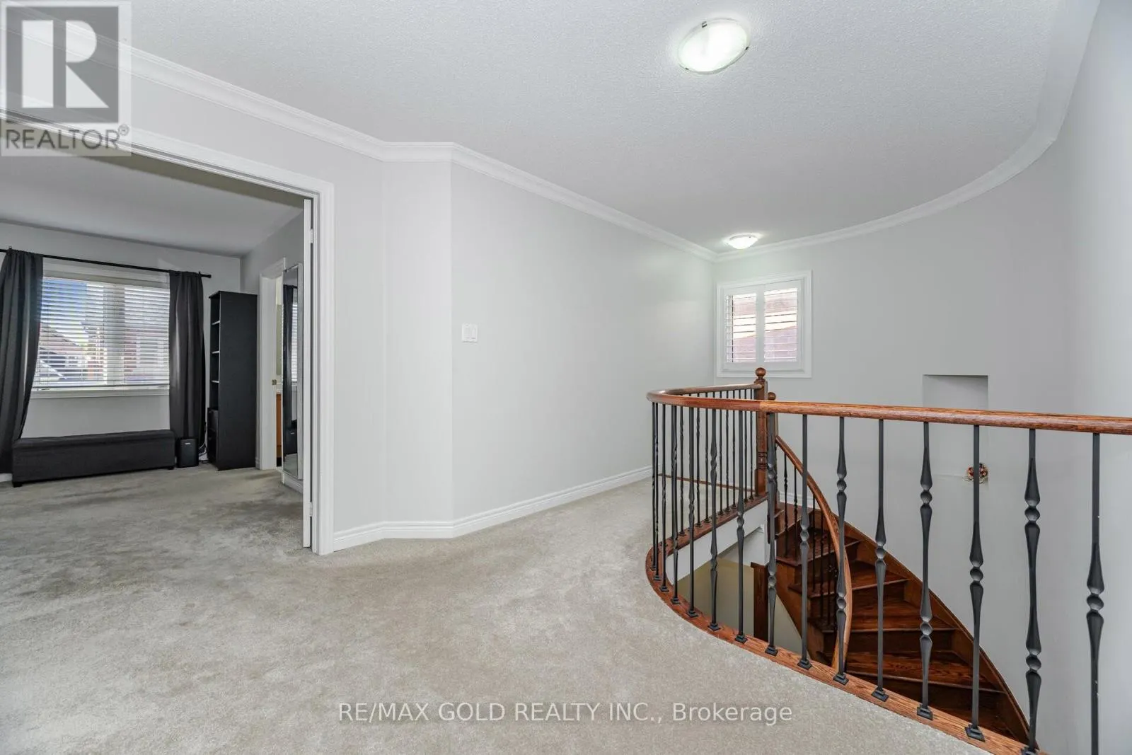 26 FRESHMEADOW STREET