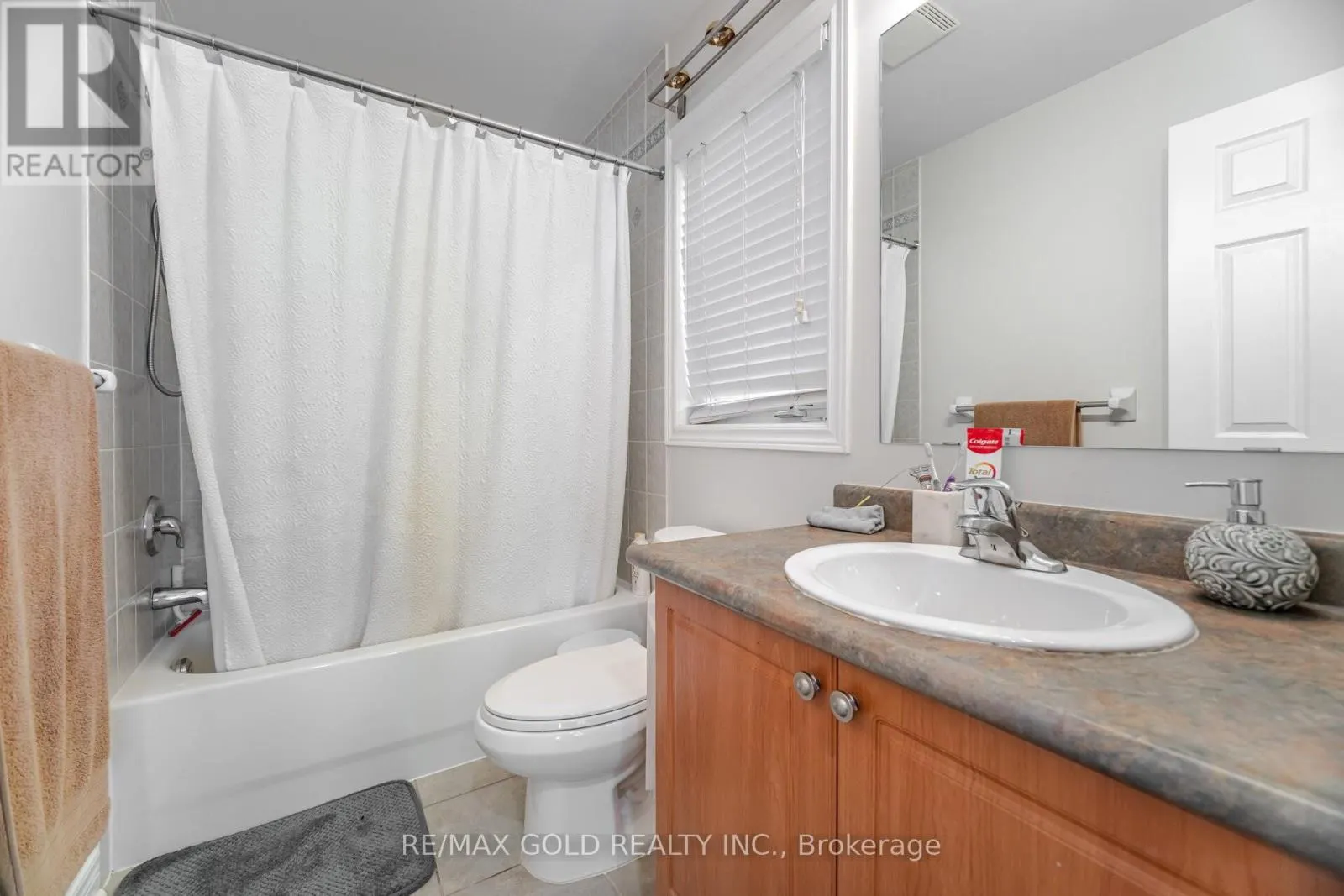 26 FRESHMEADOW STREET