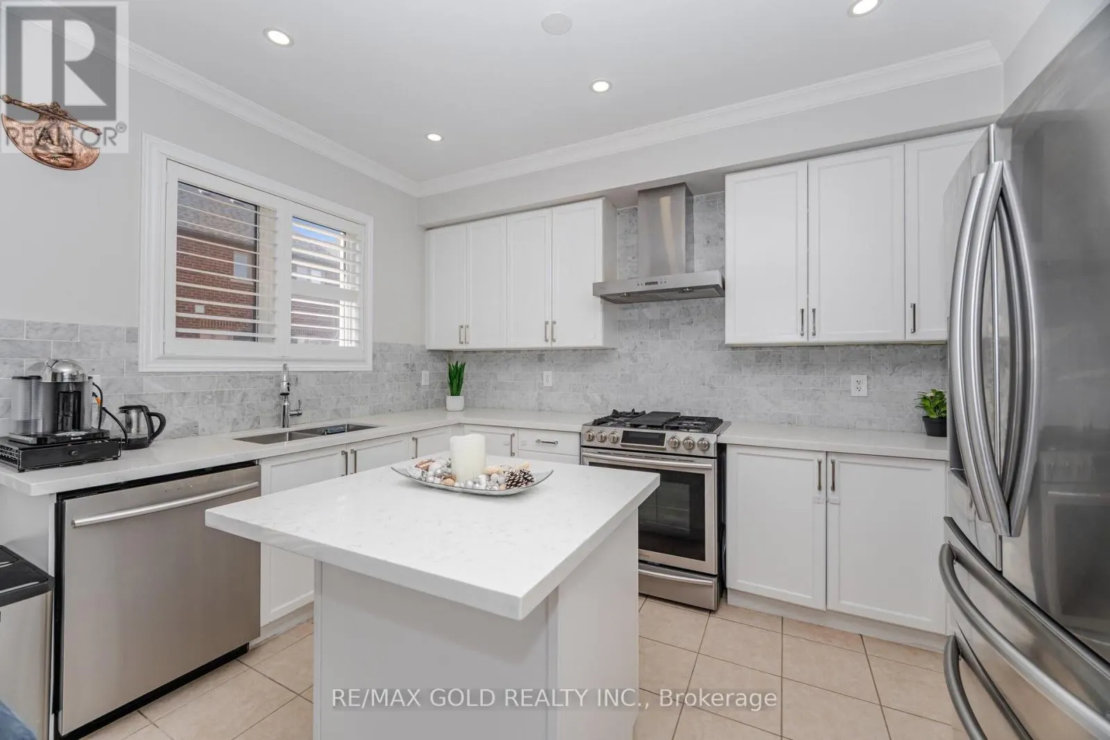 26 FRESHMEADOW STREET