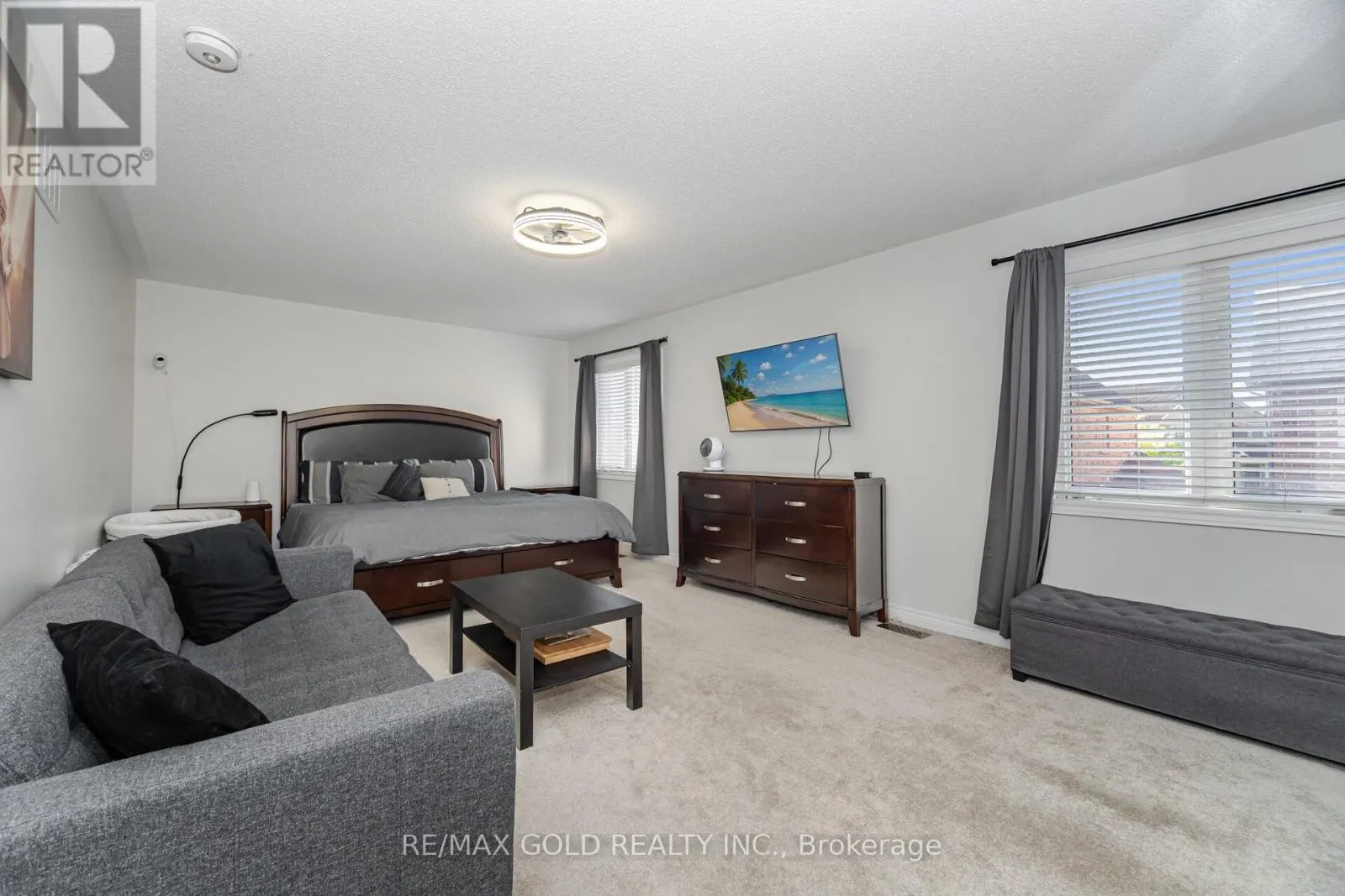 26 FRESHMEADOW STREET