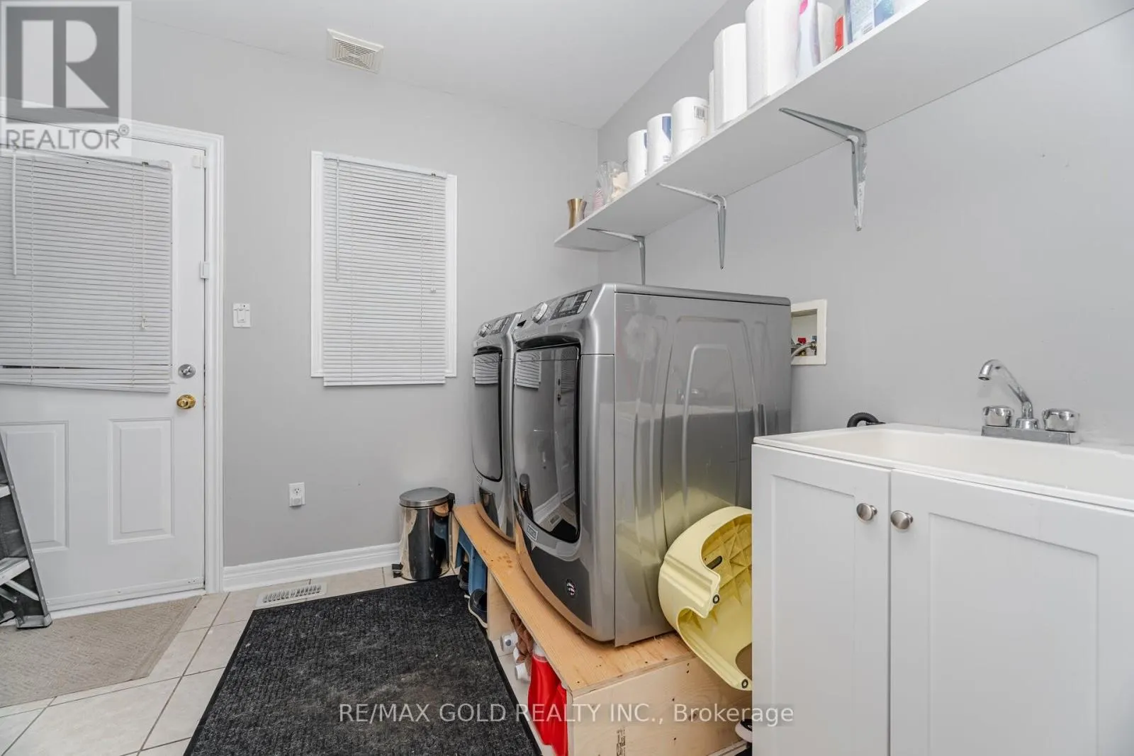 26 FRESHMEADOW STREET