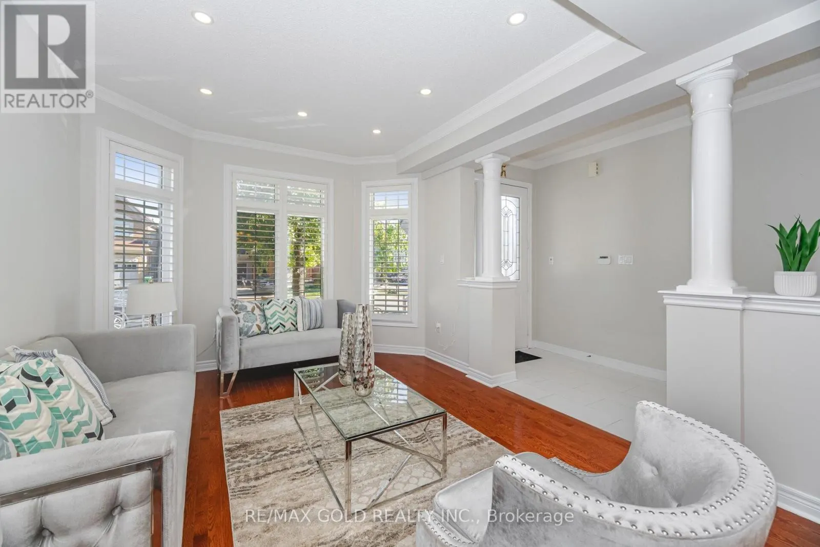 26 FRESHMEADOW STREET