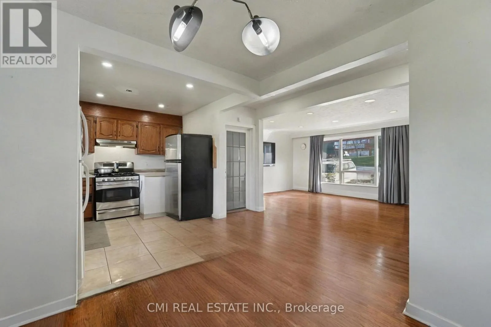 2610 ISLINGTON AVENUE