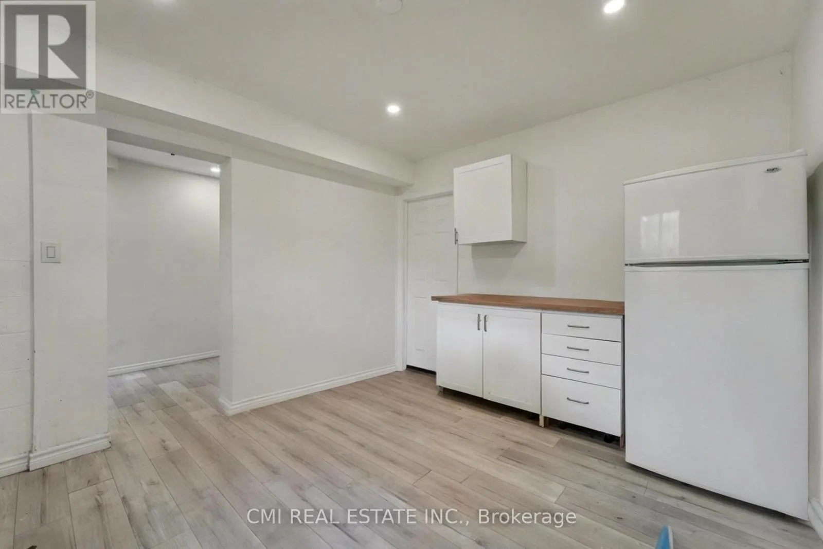 2610 ISLINGTON AVENUE