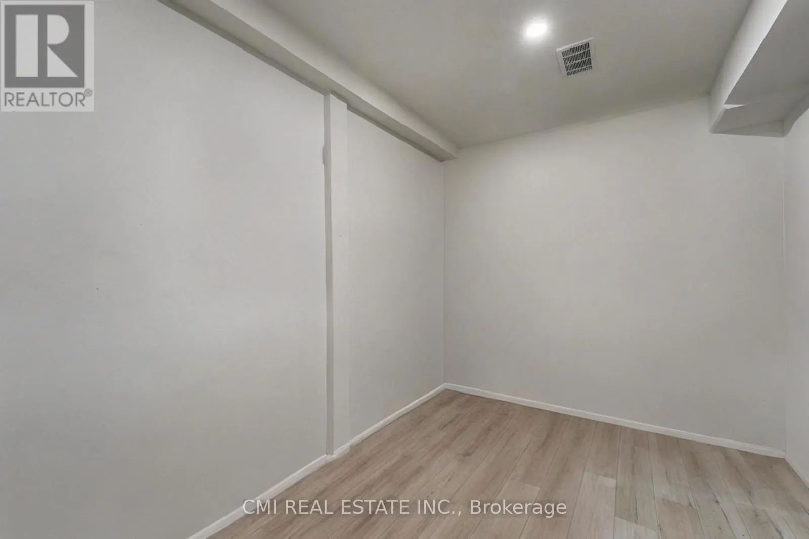 2610 ISLINGTON AVENUE