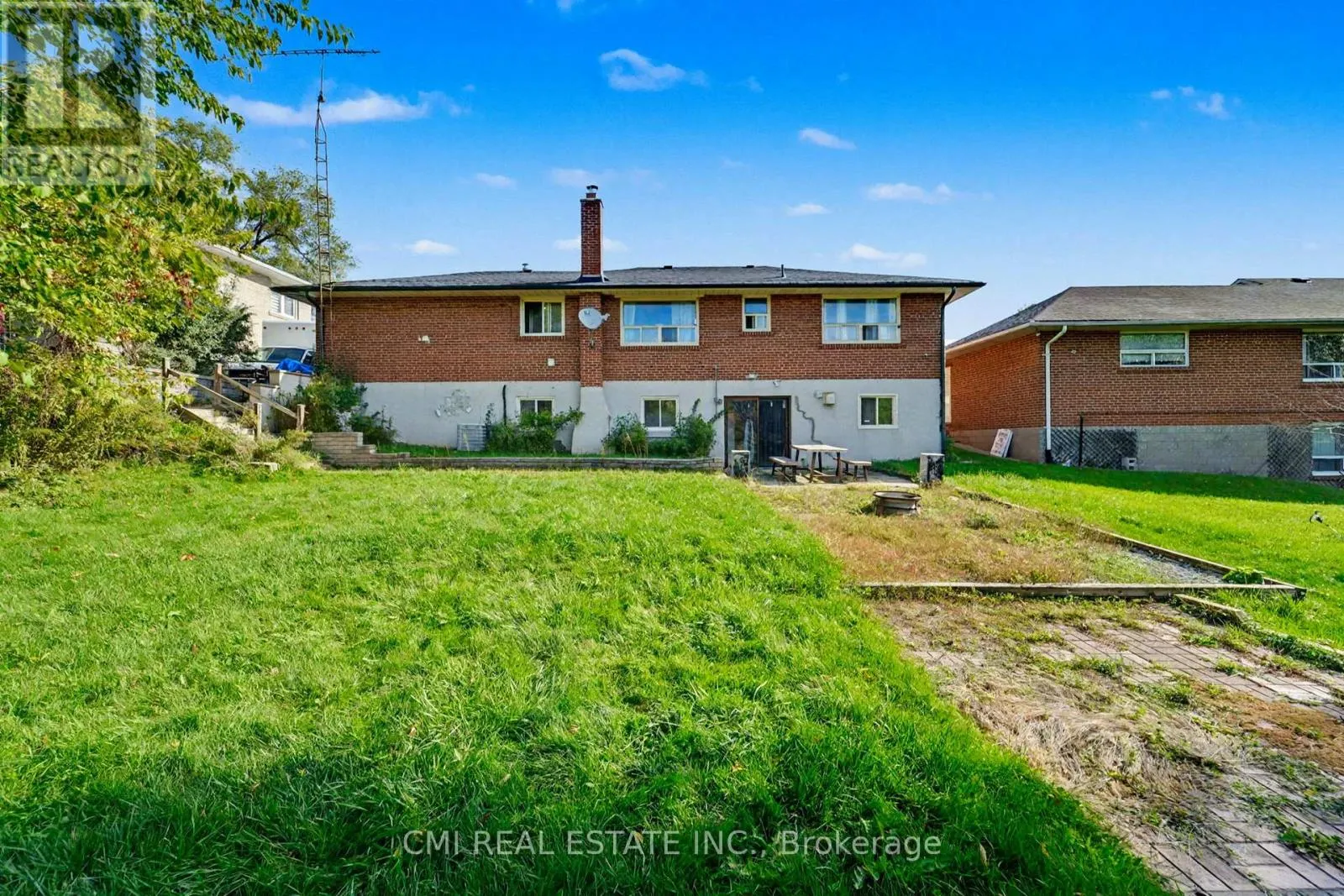 2610 ISLINGTON AVENUE