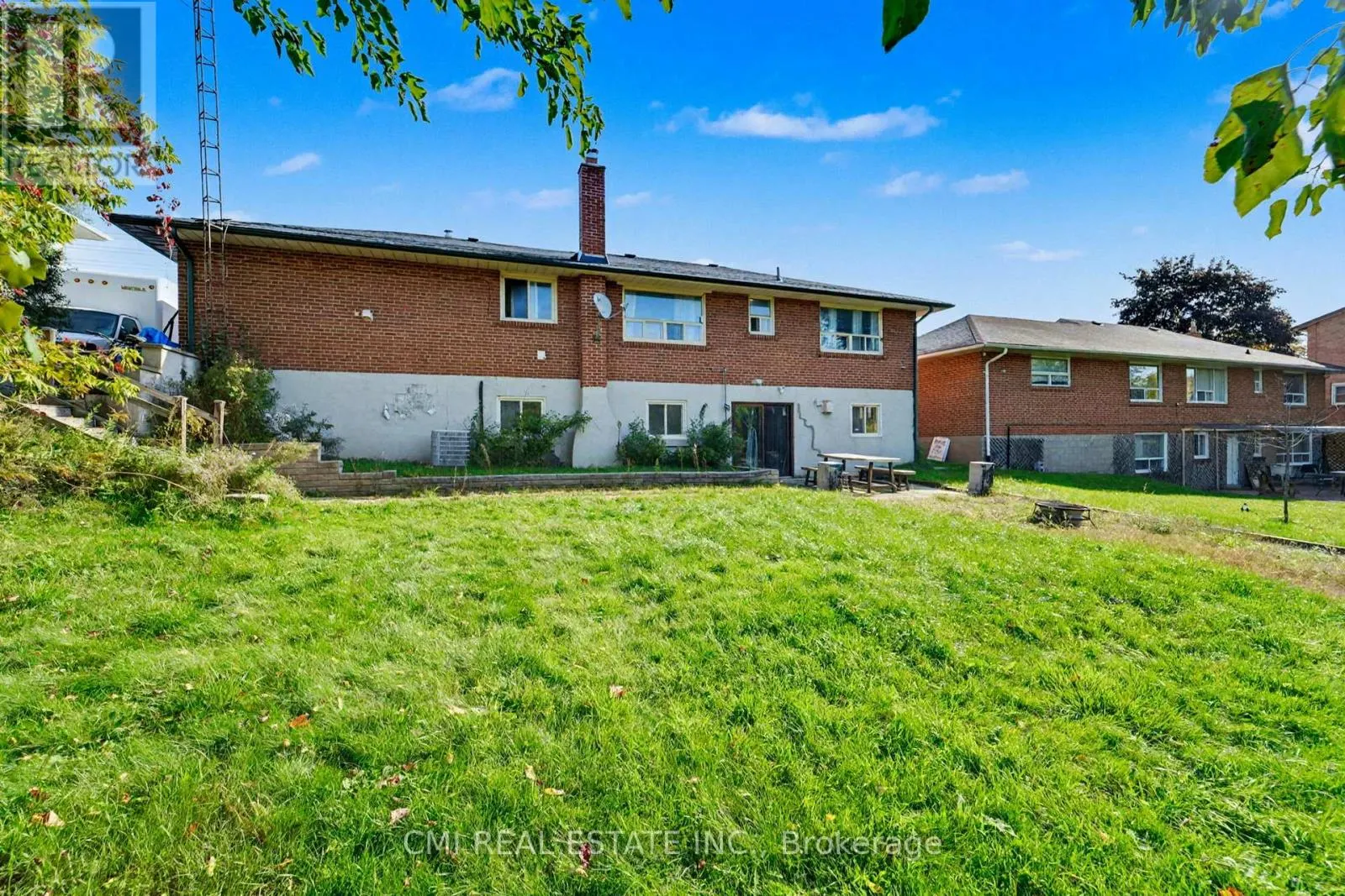 2610 ISLINGTON AVENUE