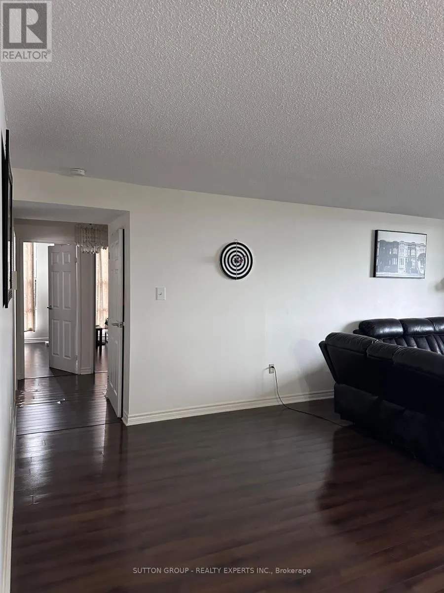 1810 - 21 KNIGHTSBRIDGE ROAD