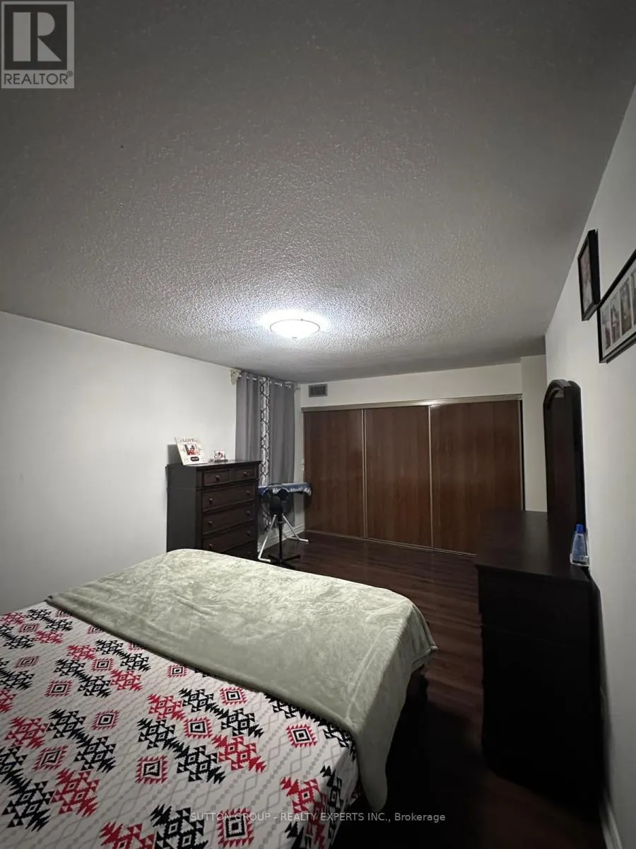 1810 - 21 KNIGHTSBRIDGE ROAD