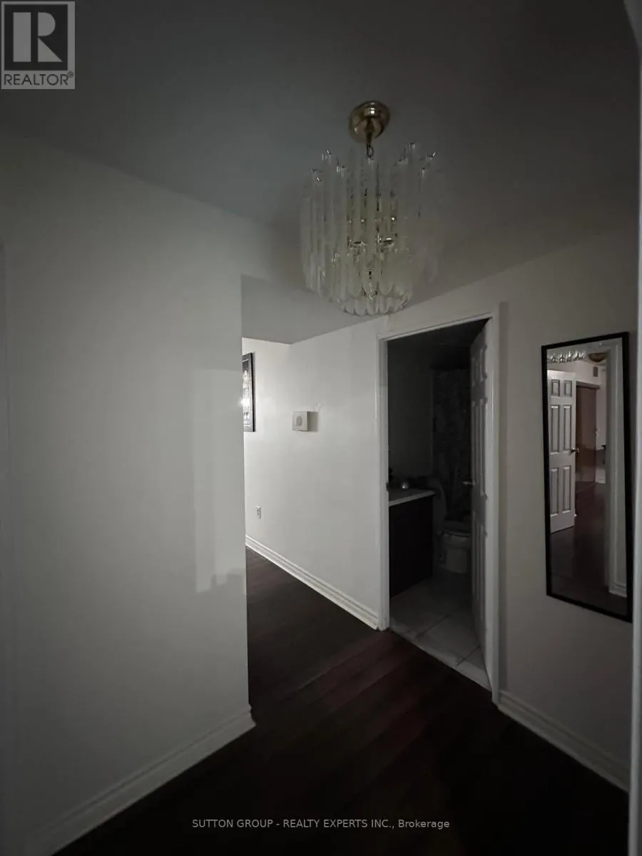 1810 - 21 KNIGHTSBRIDGE ROAD