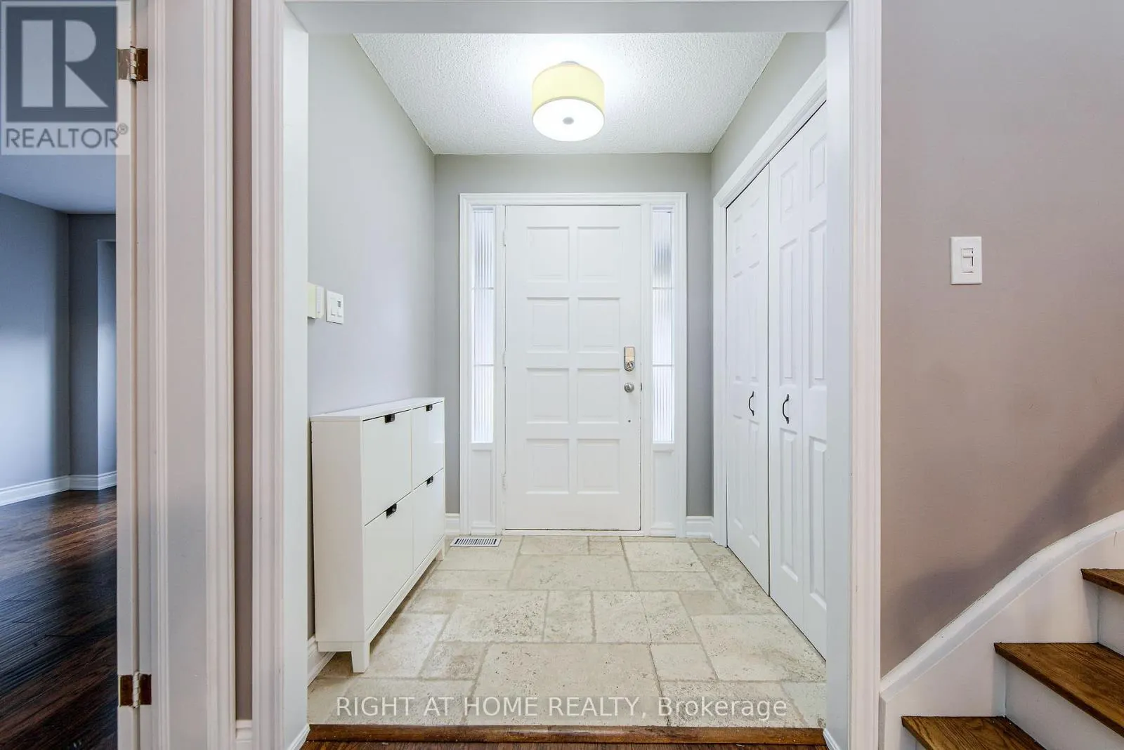 1020 ROXBOROUGH DRIVE