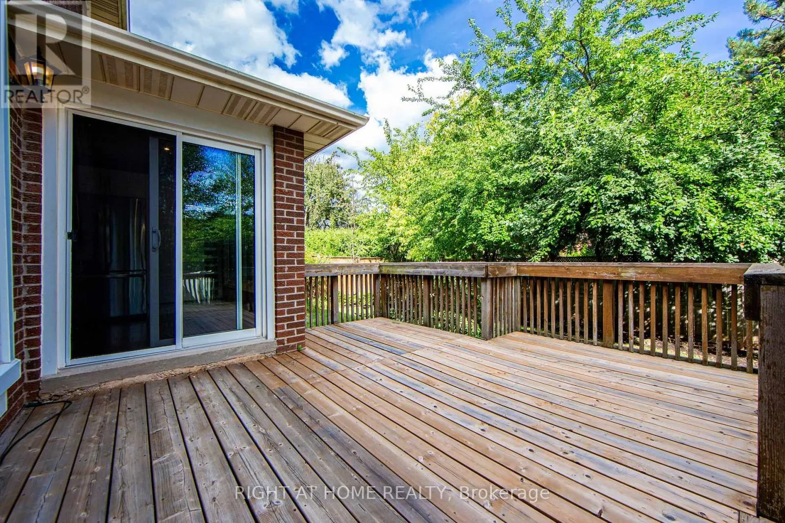 1020 ROXBOROUGH DRIVE