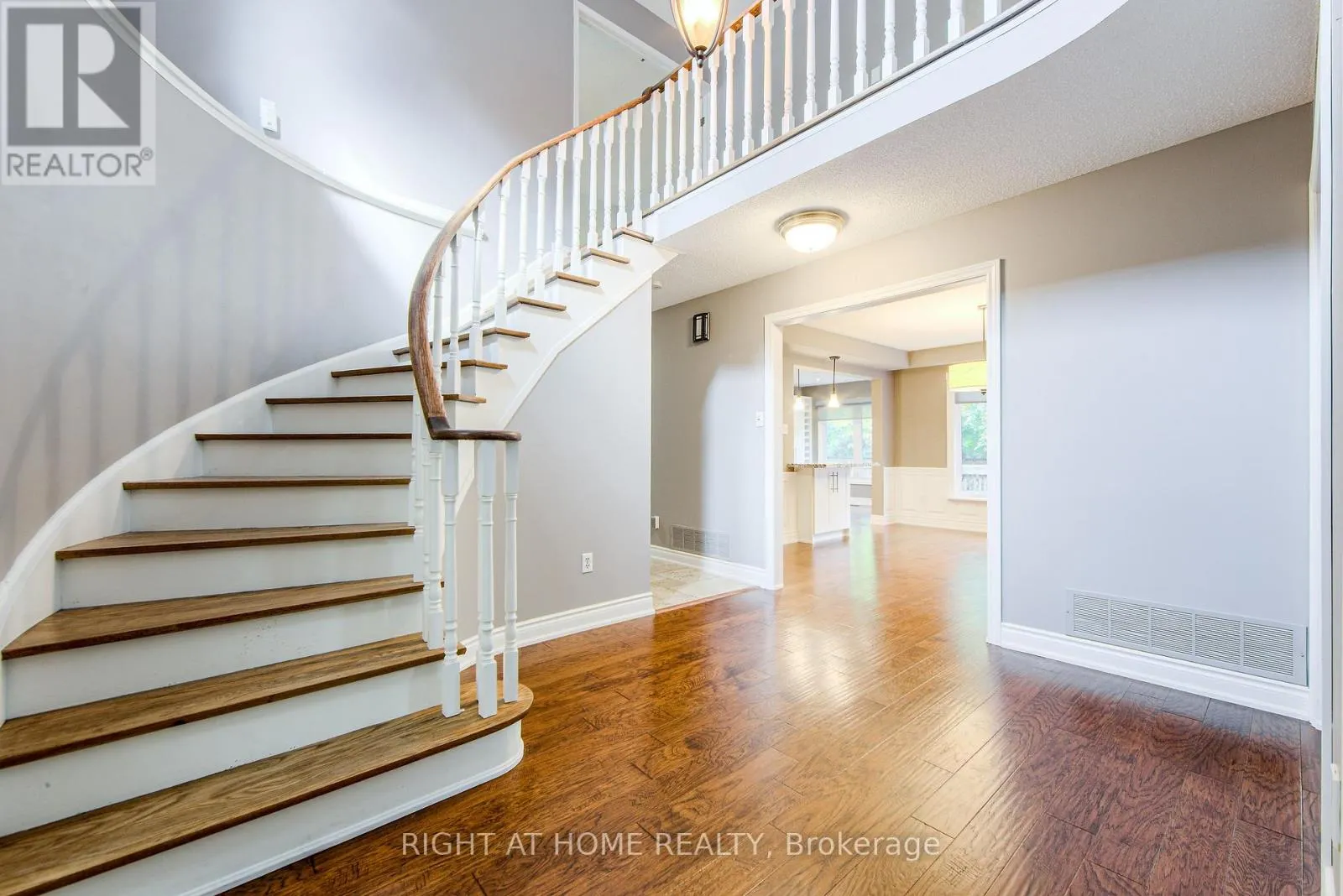 1020 ROXBOROUGH DRIVE