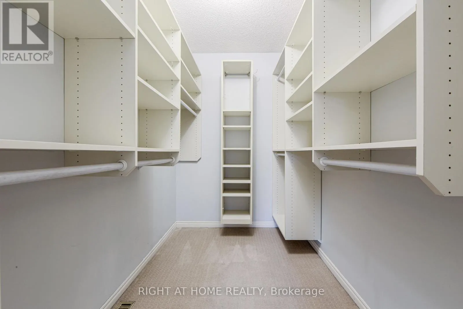 1020 ROXBOROUGH DRIVE