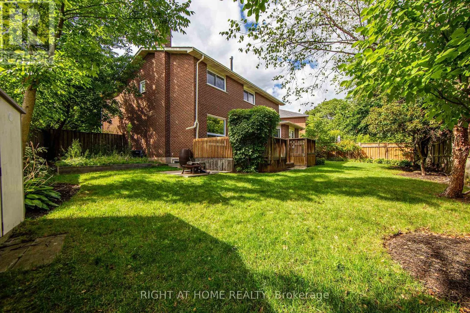 1020 ROXBOROUGH DRIVE