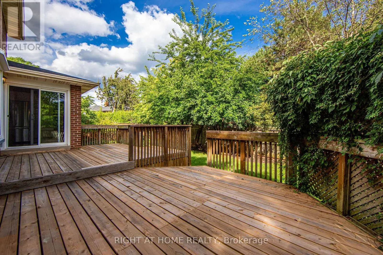 1020 ROXBOROUGH DRIVE