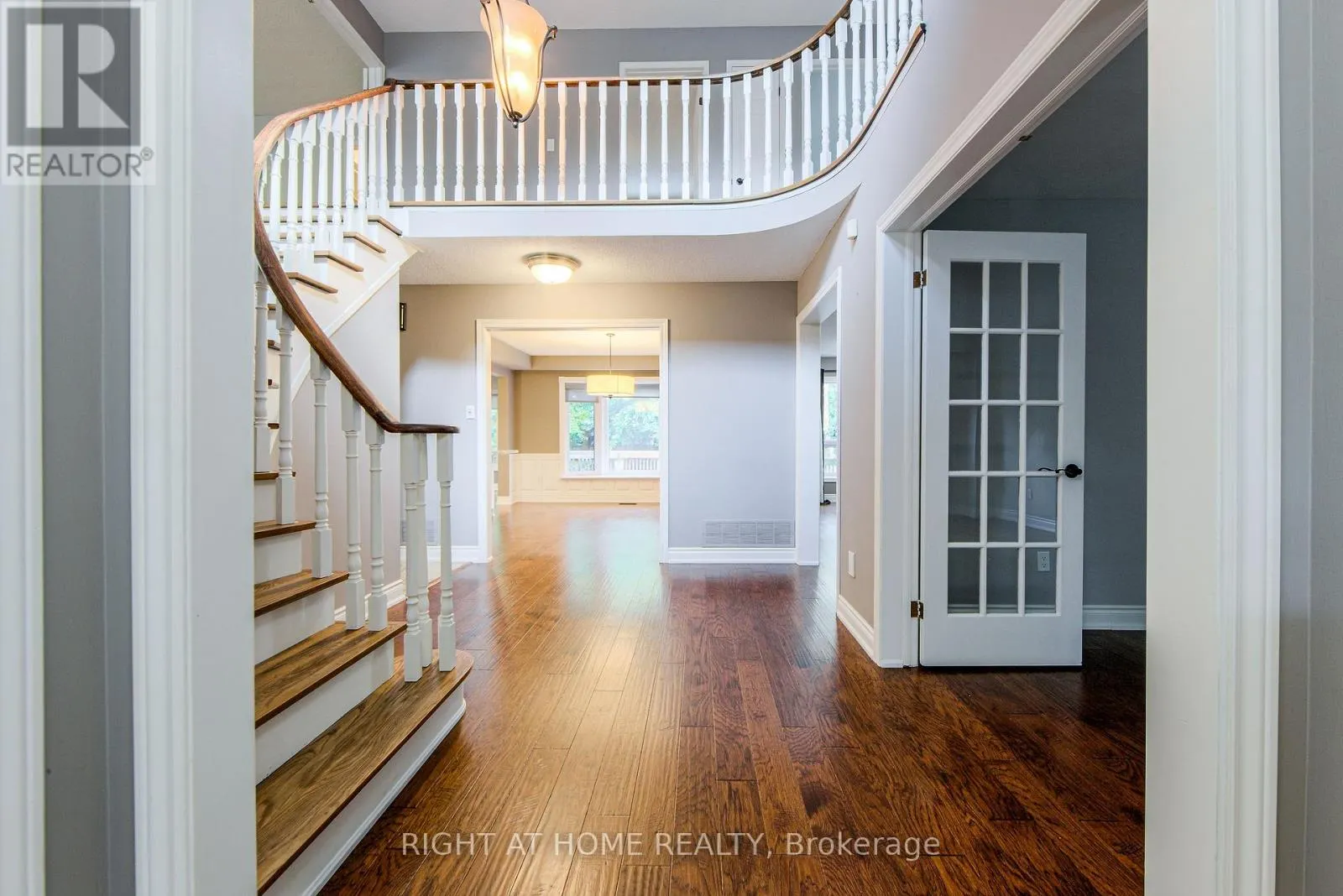 1020 ROXBOROUGH DRIVE