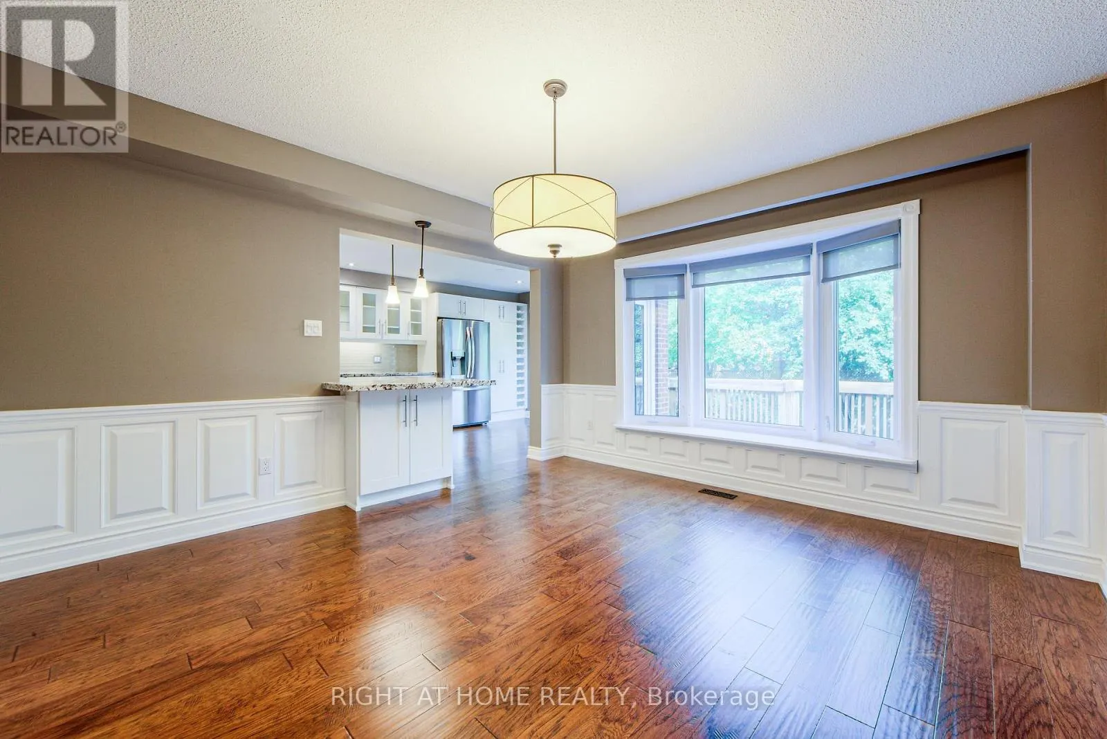 1020 ROXBOROUGH DRIVE