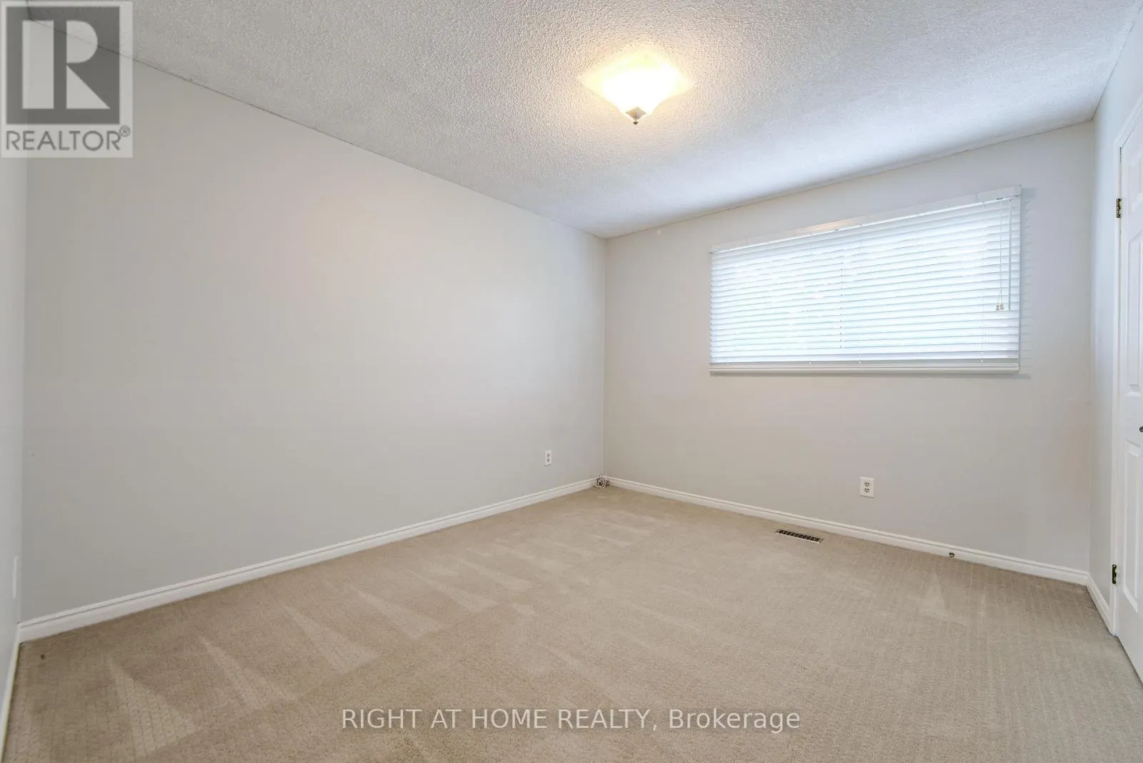 1020 ROXBOROUGH DRIVE