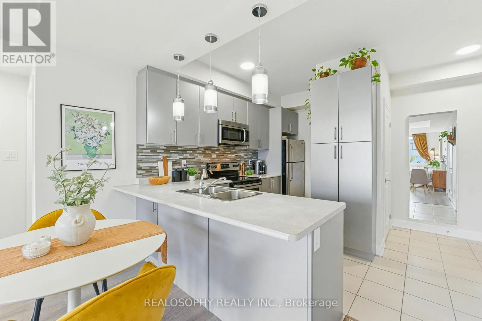 304 - 2333 SAWGRASS DRIVE