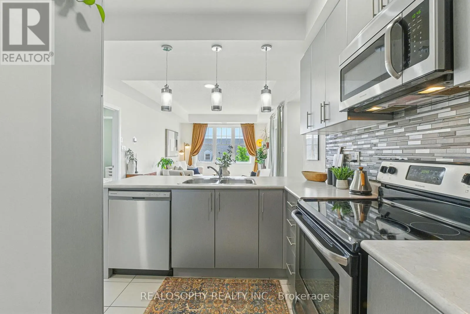 304 - 2333 SAWGRASS DRIVE