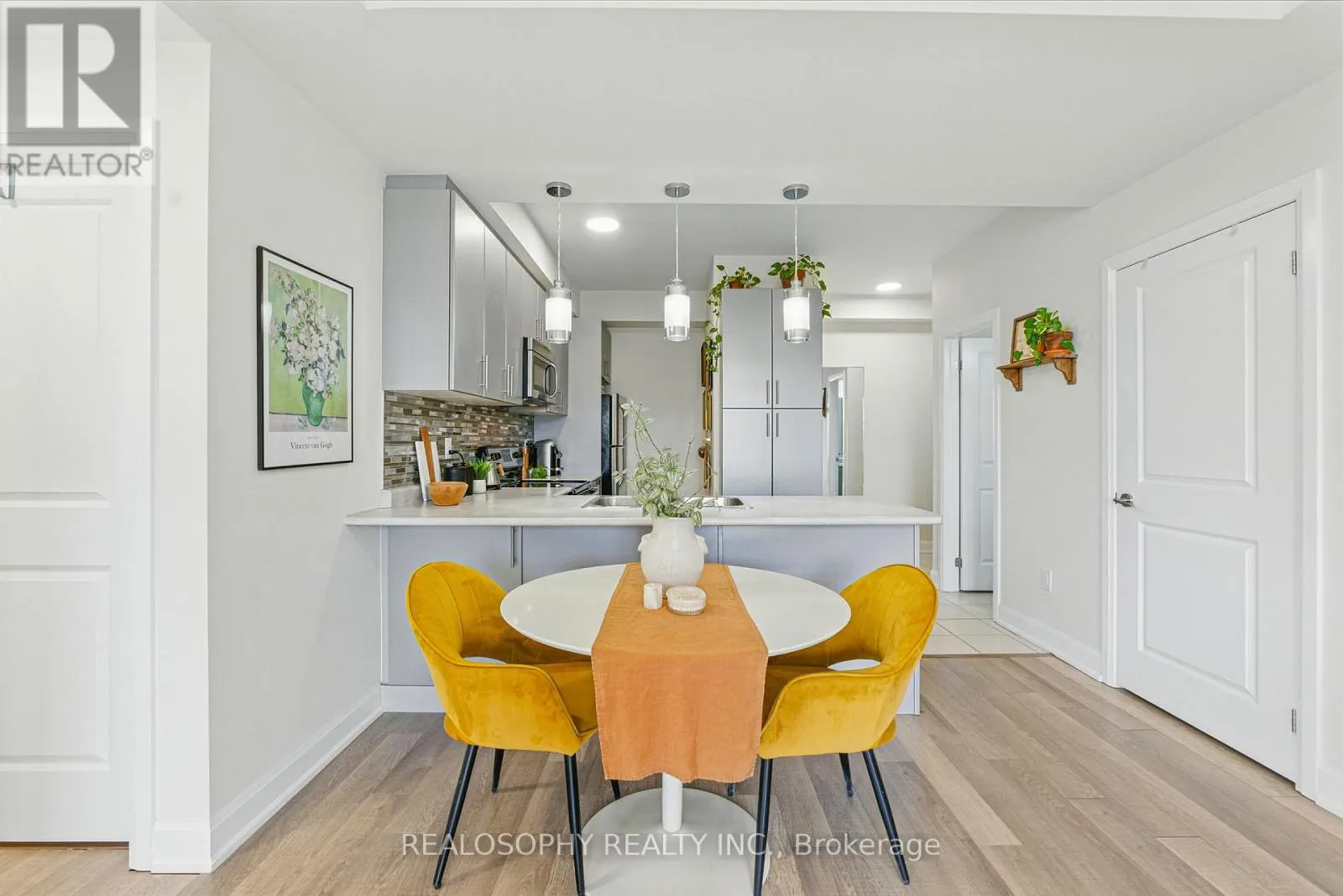 304 - 2333 SAWGRASS DRIVE