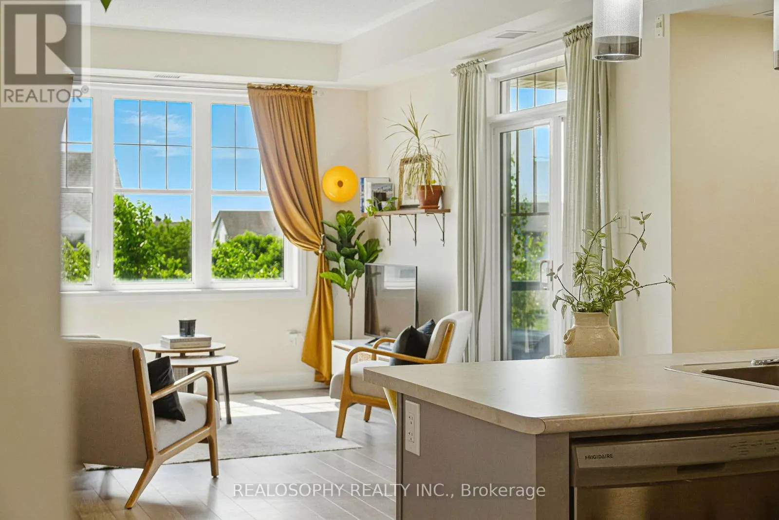 304 - 2333 SAWGRASS DRIVE