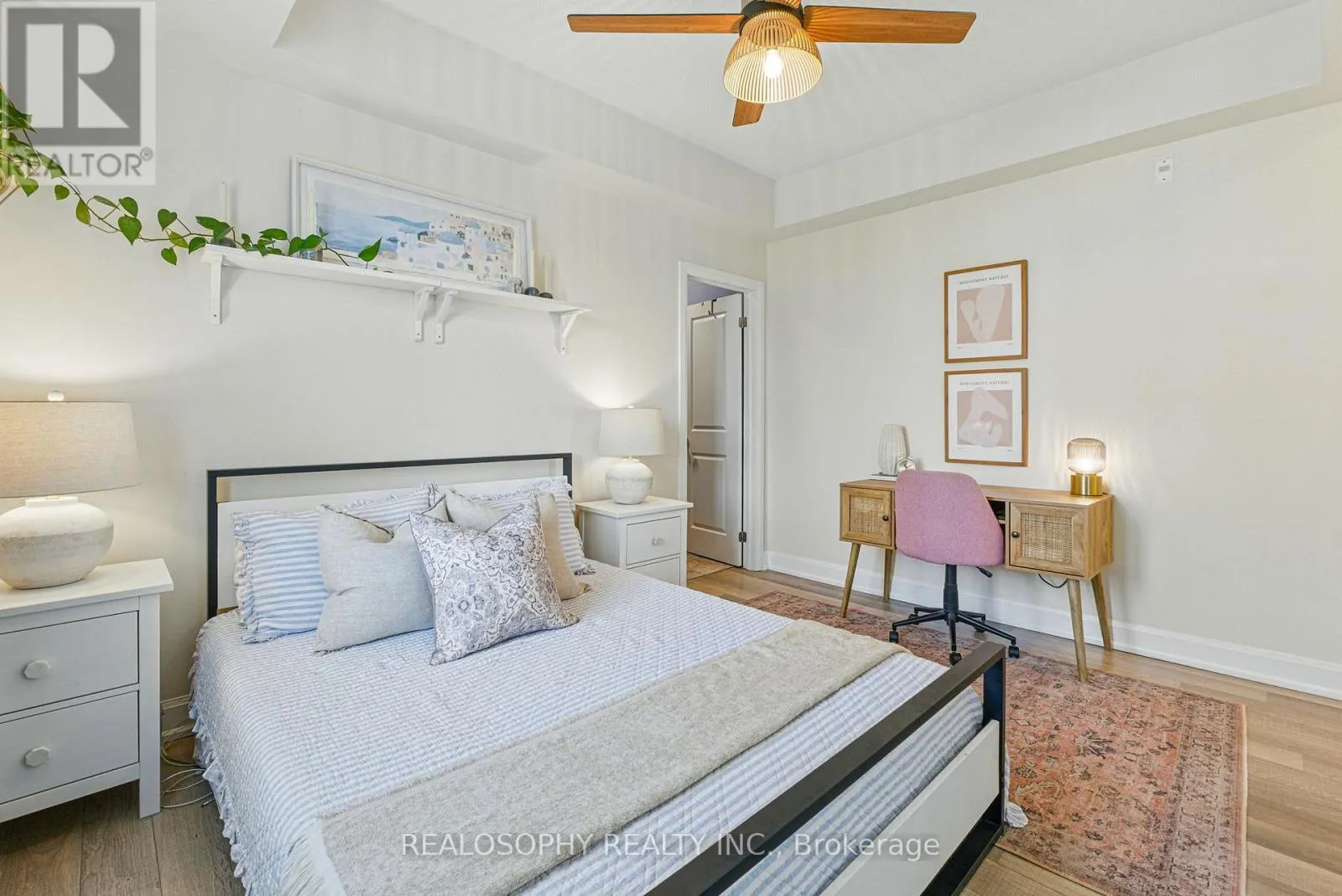 304 - 2333 SAWGRASS DRIVE