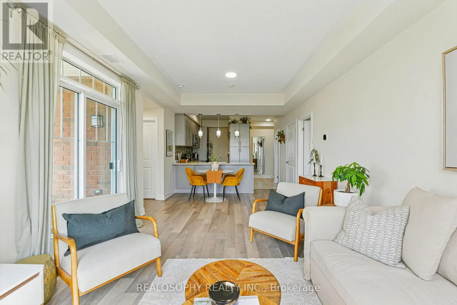 304 - 2333 SAWGRASS DRIVE