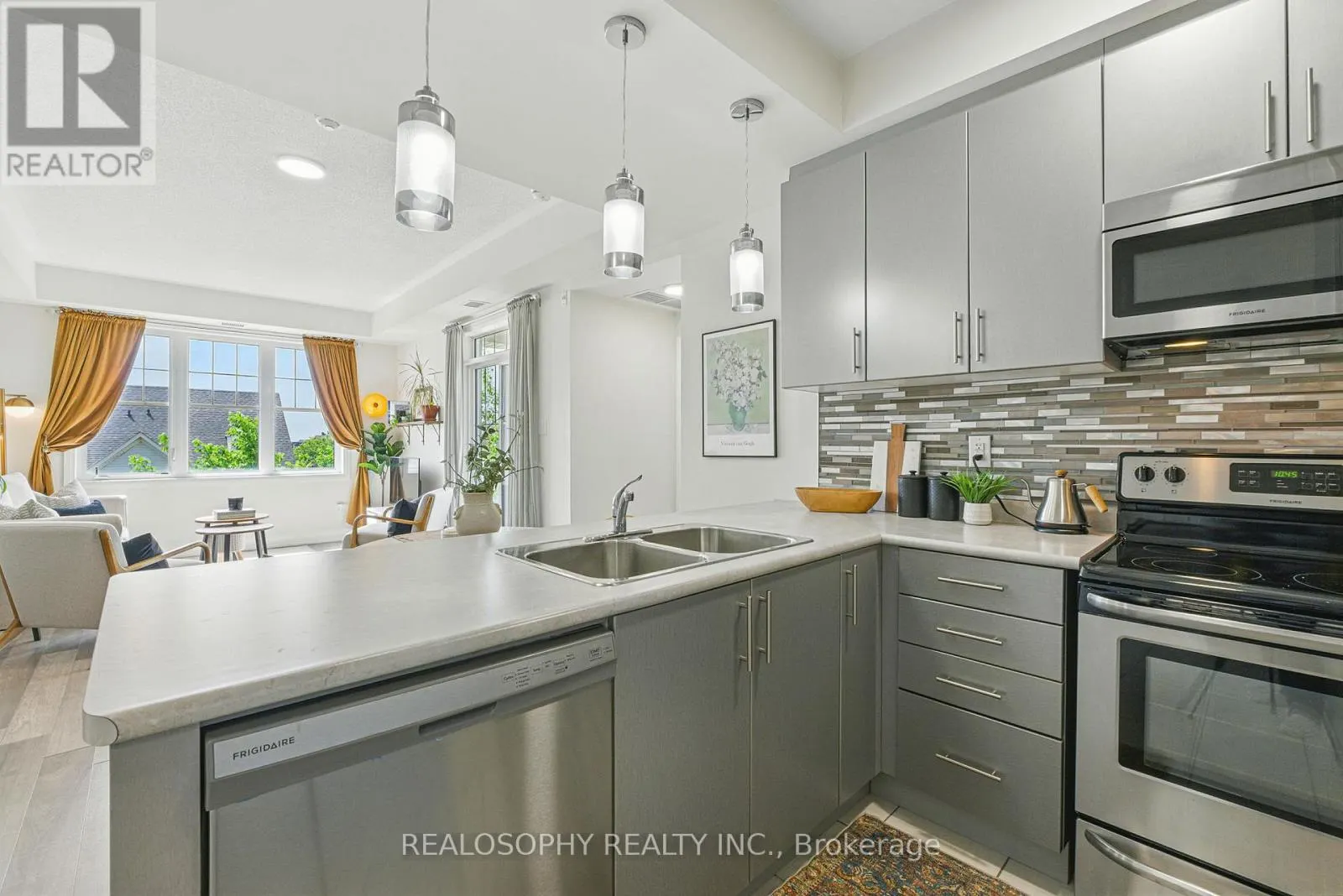 304 - 2333 SAWGRASS DRIVE