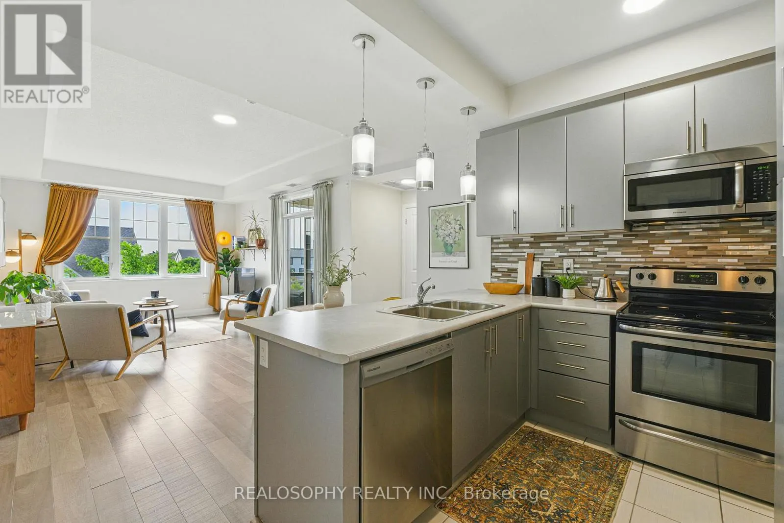 304 - 2333 SAWGRASS DRIVE