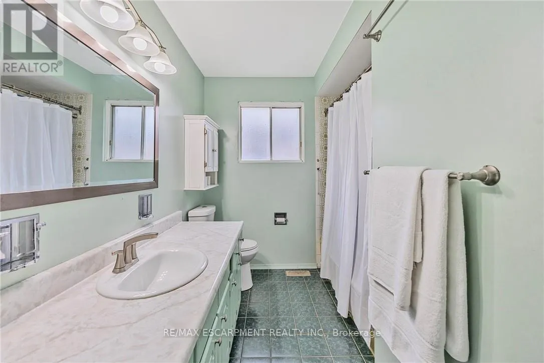 1196 DOWLAND CRESCENT