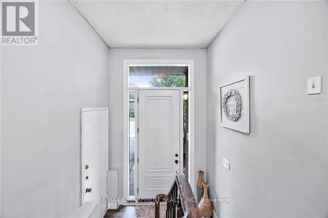 1196 DOWLAND CRESCENT