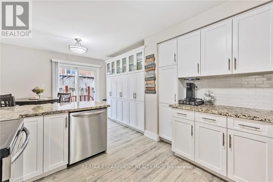 1196 DOWLAND CRESCENT